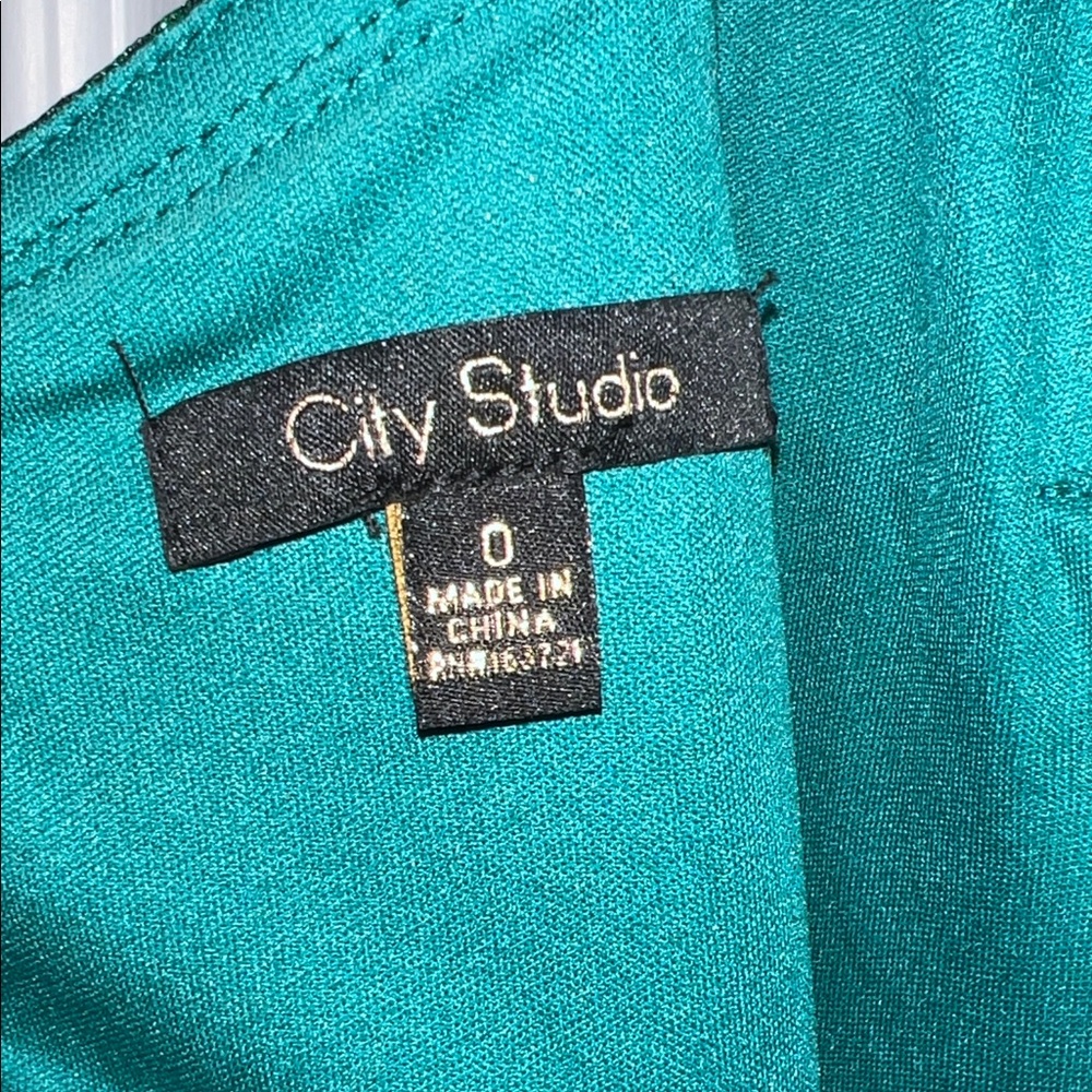 Green Shimmer Skater Dress Spaghetti Strap Party Dress - Picture 2 of 4